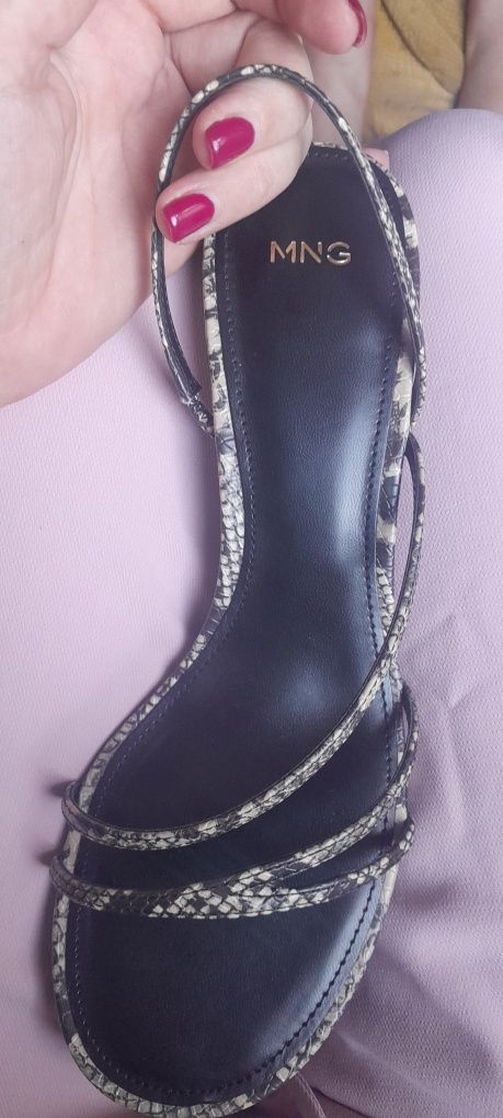 Sandalia mango n 39