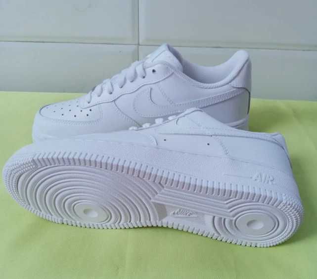 Nike Air Force 1 Low '07 White EU 37.5