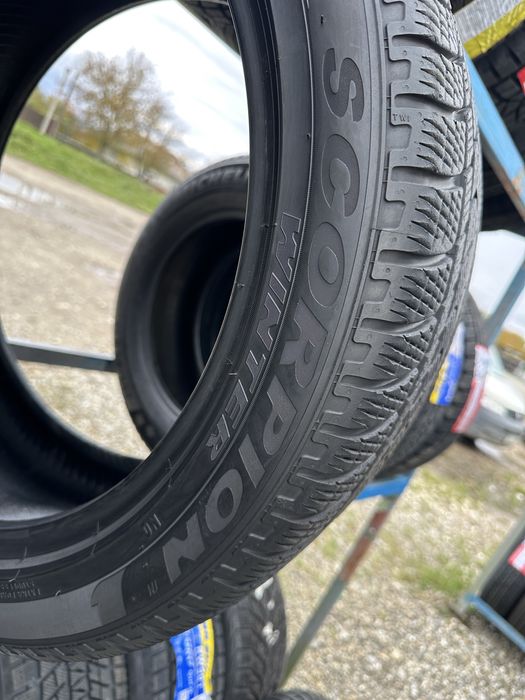 Шини б/у 275/40 R21 Pirelli 2шт