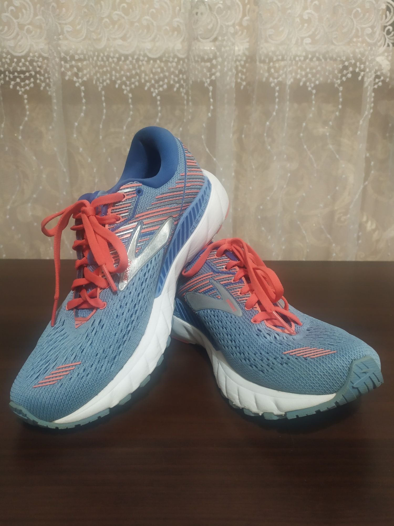 Жіночі кросівки  Brooks Adrenaline GTS 19,
