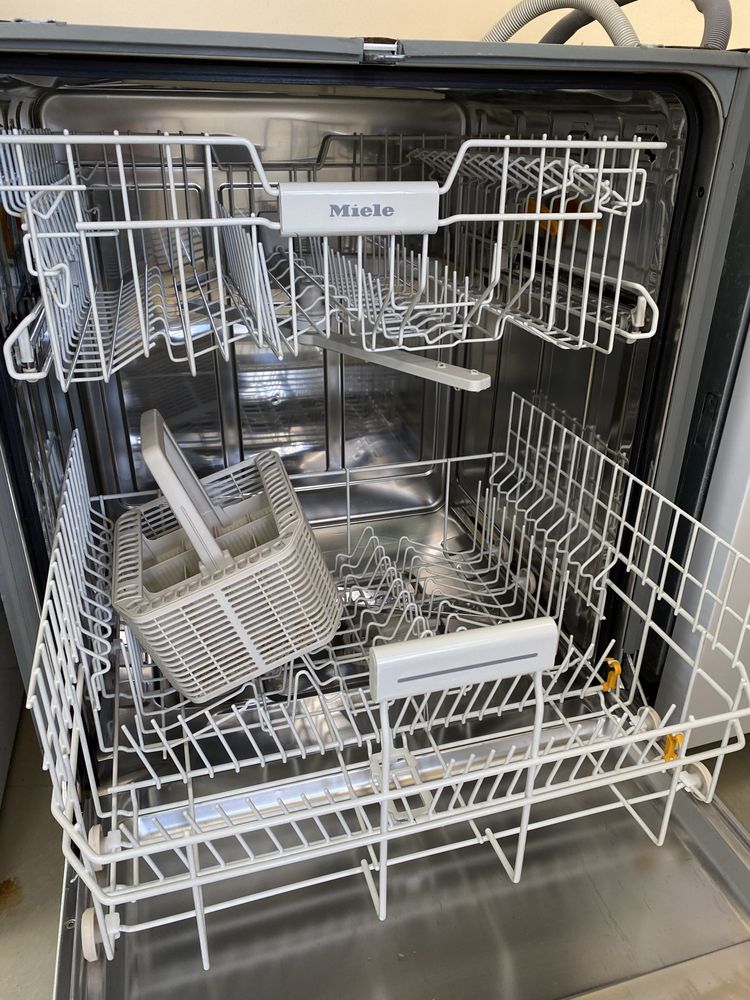 Посудомийна машина Miele нова G4203 привезена з ЄС