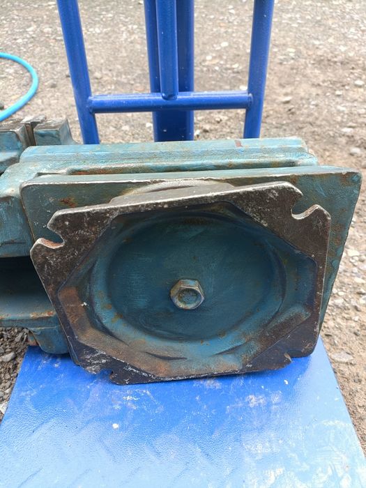 Imadło stołowe warsztatowe 150 mm z obrotnicą 38kg, sprawne w 100%