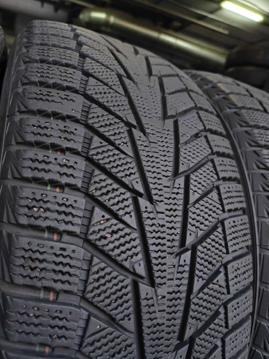 R17 215 55 шини зимові Hankook Winter I*cept IZ2 агресивні арктичні