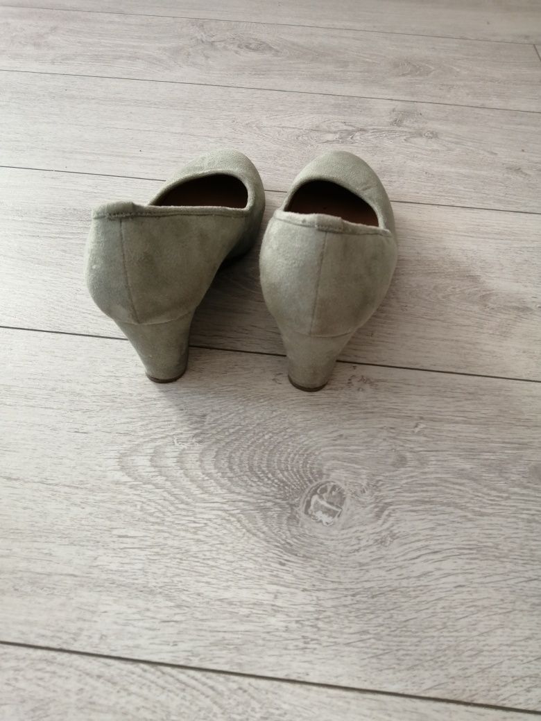 Mietowe buty r. 40