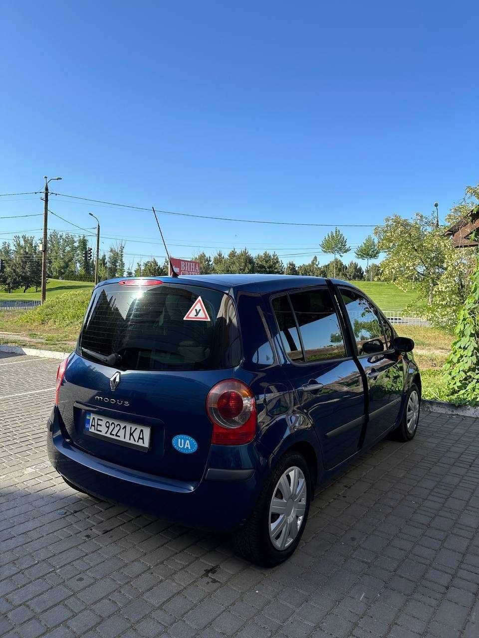 Автомобіль Renault Modus