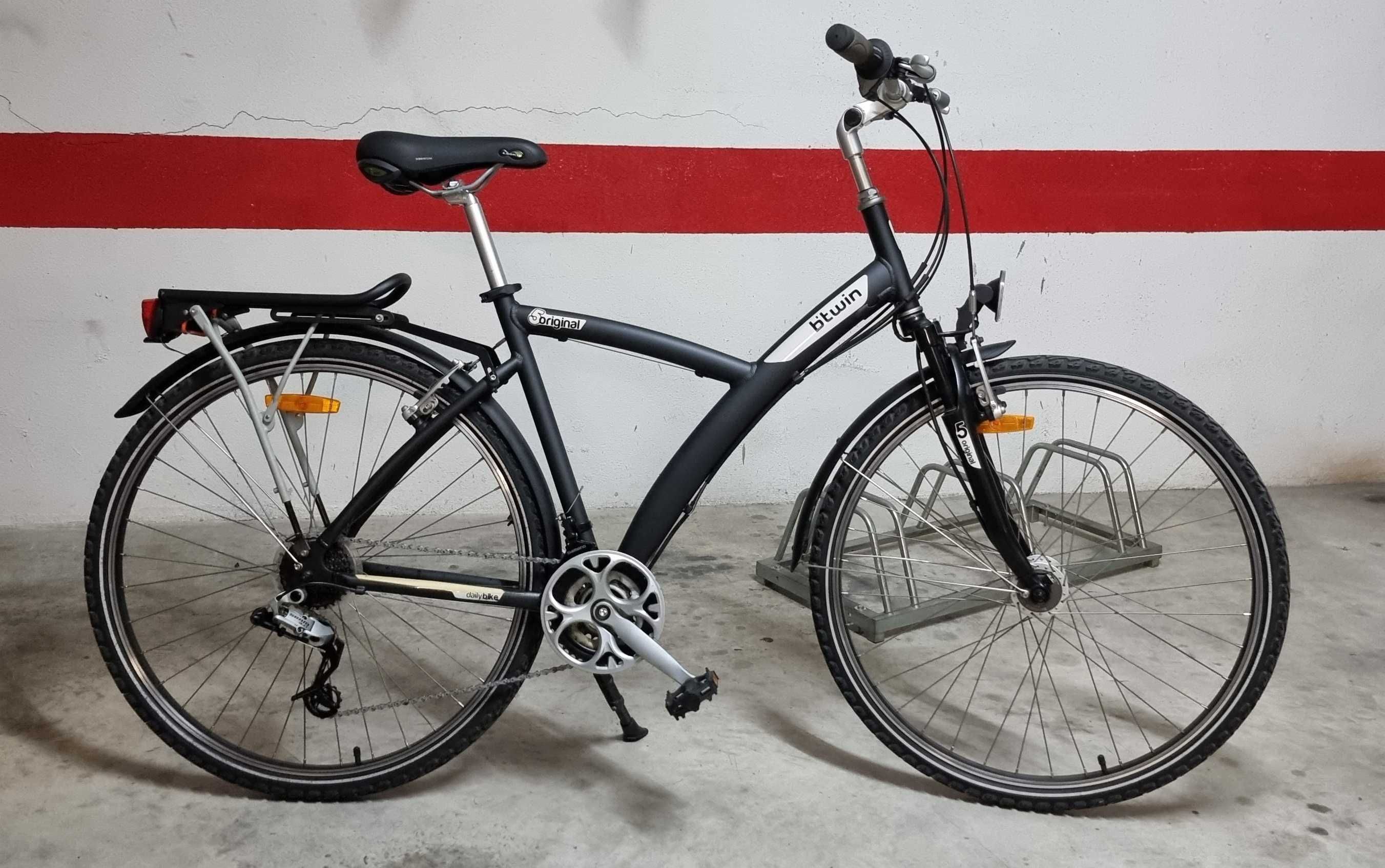 Bicicleta B'Twin roda 28" unissexo - QUASE NOVA