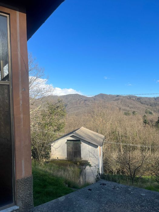 Затишний заміський будинок у Тавароне, Італія, 5.8 гектарів землі