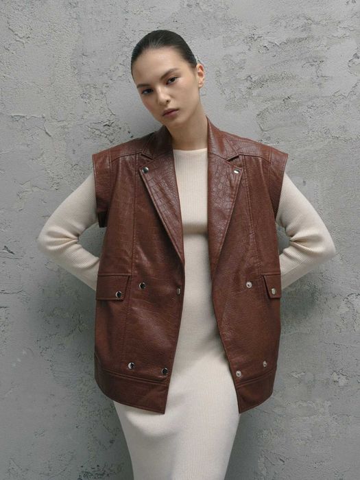 Жилет з екошкіри Coosh