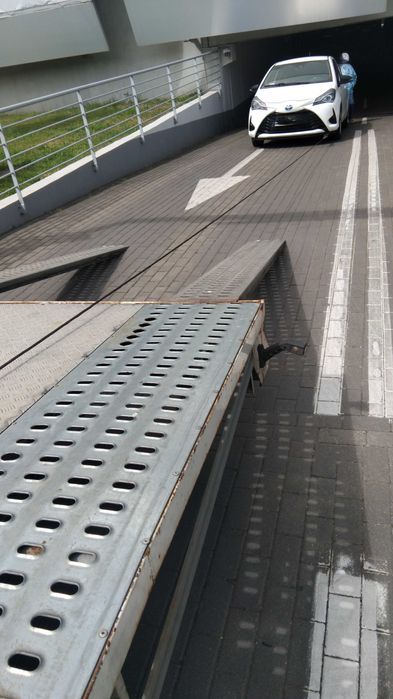 Toruń Laweta Holowanie Pomoc drogowa Przewóz Usługi transportowe