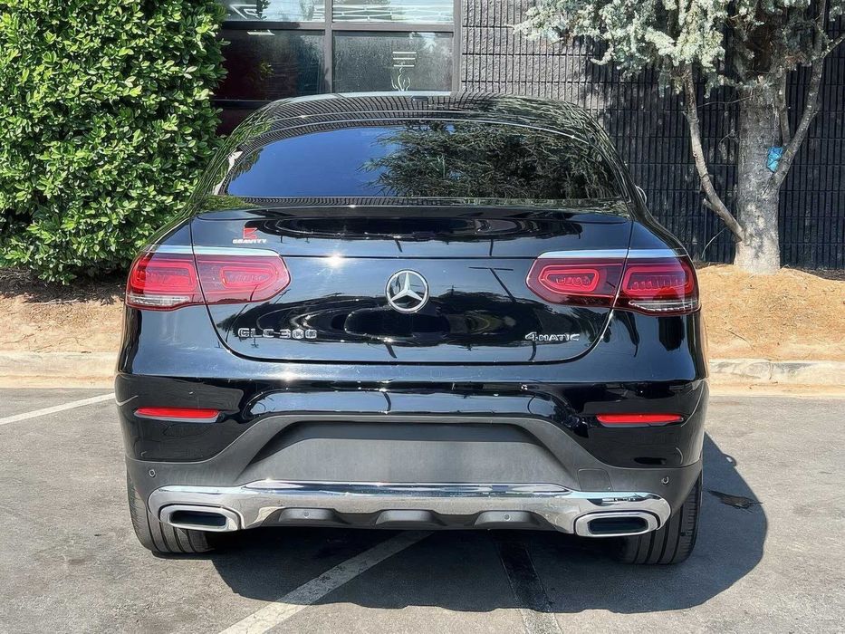 Mercedes-Benz GLC 300 Coupe 4MATIC      2021