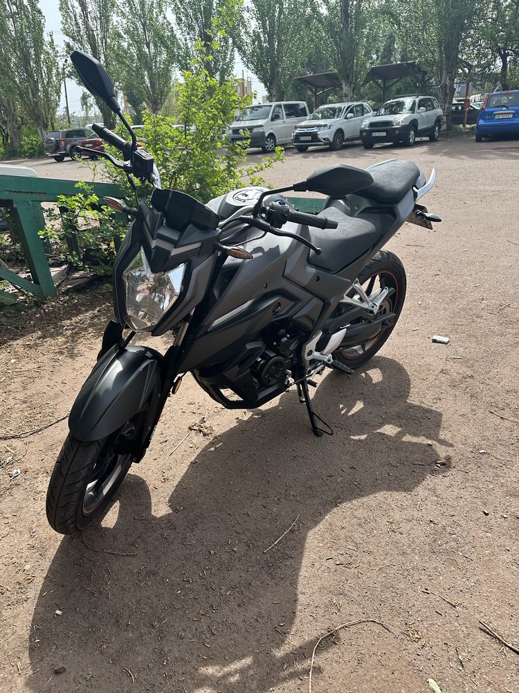 Мотоцикл Loncin CR4 lx250-15