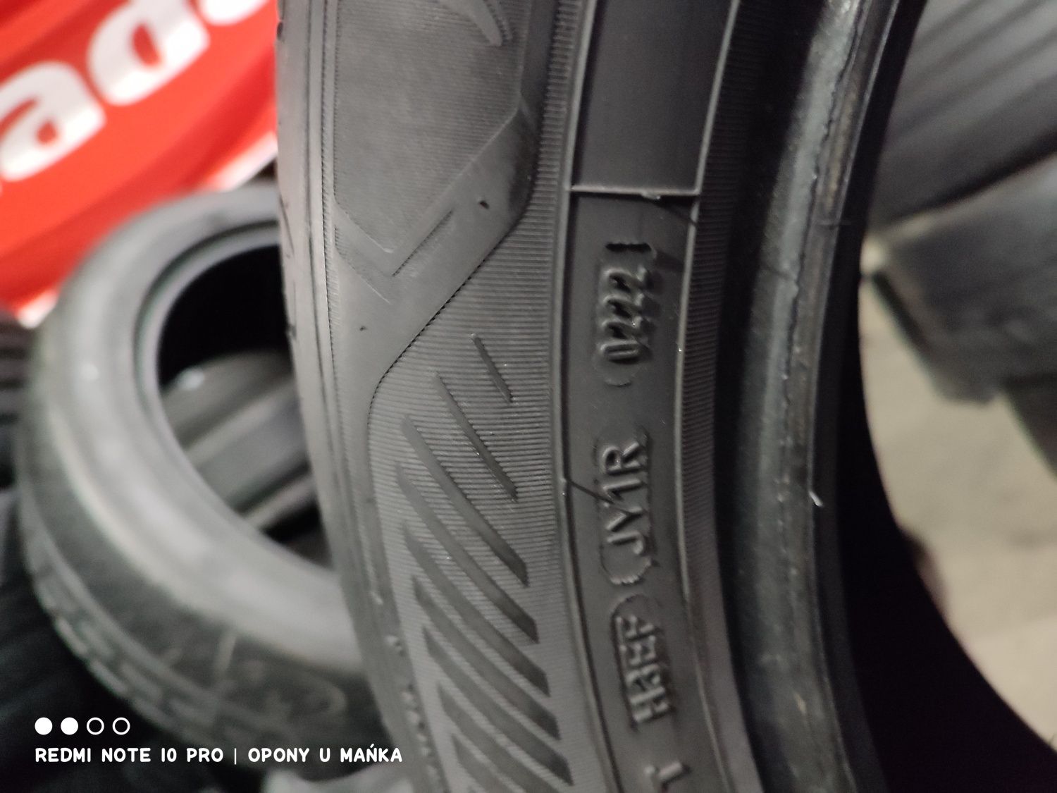 225/55/19 Goodyear Efficient Grip 2