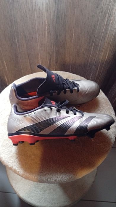 Chuteiras Adidas Predator tamanho 37,5