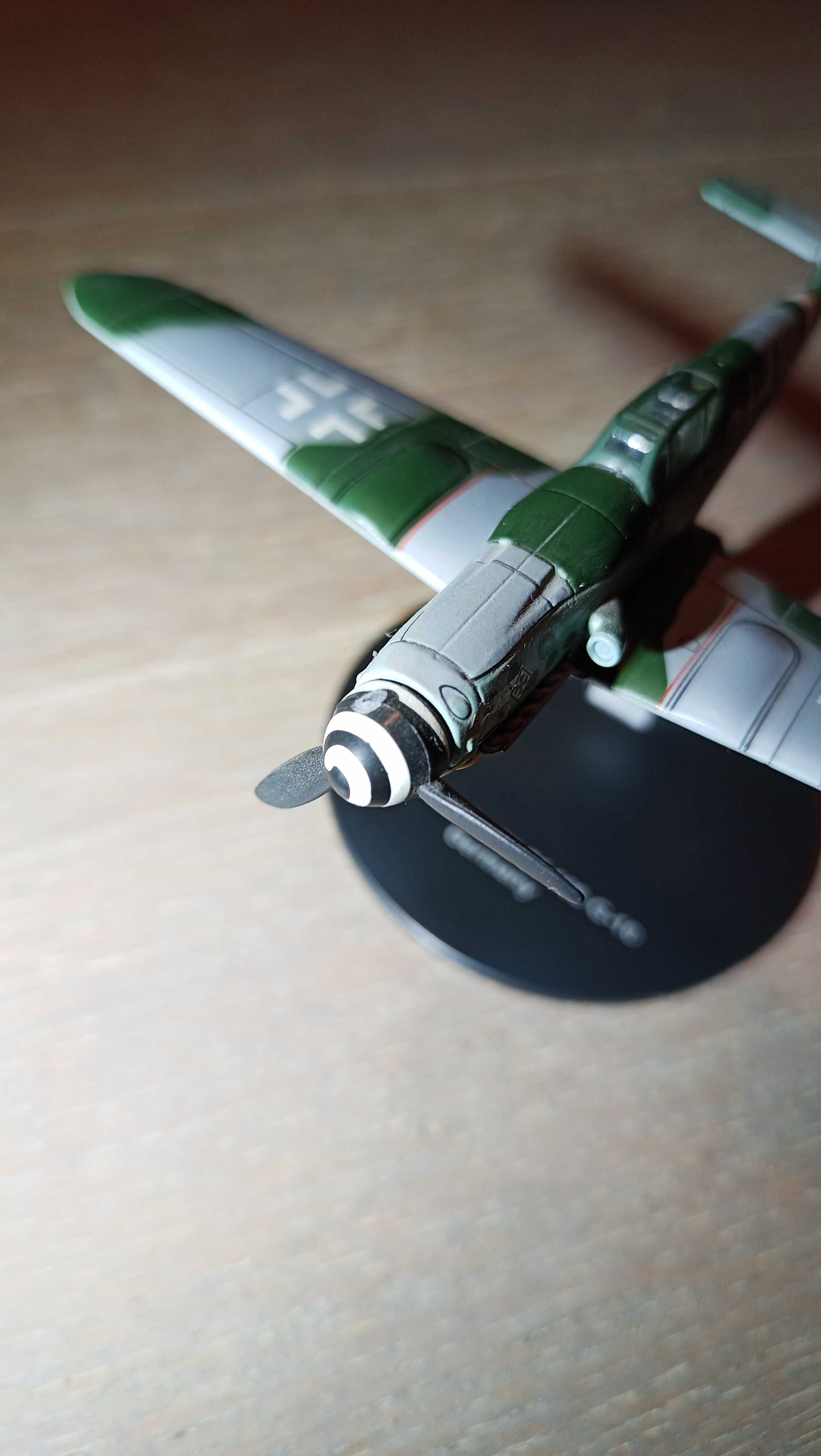 Metalowy model Niemieckiego samolotu Messerschmitt Bf 109 G-10 2WŚ