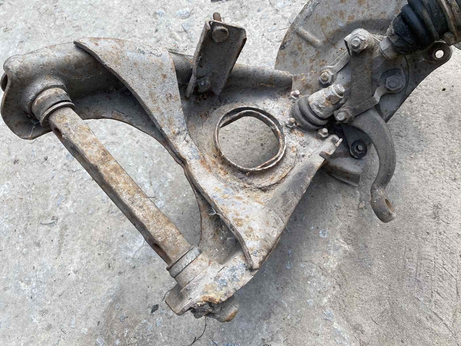 Передній правий ричаг важель ВАЗ жигули лада Класика 2101-2107