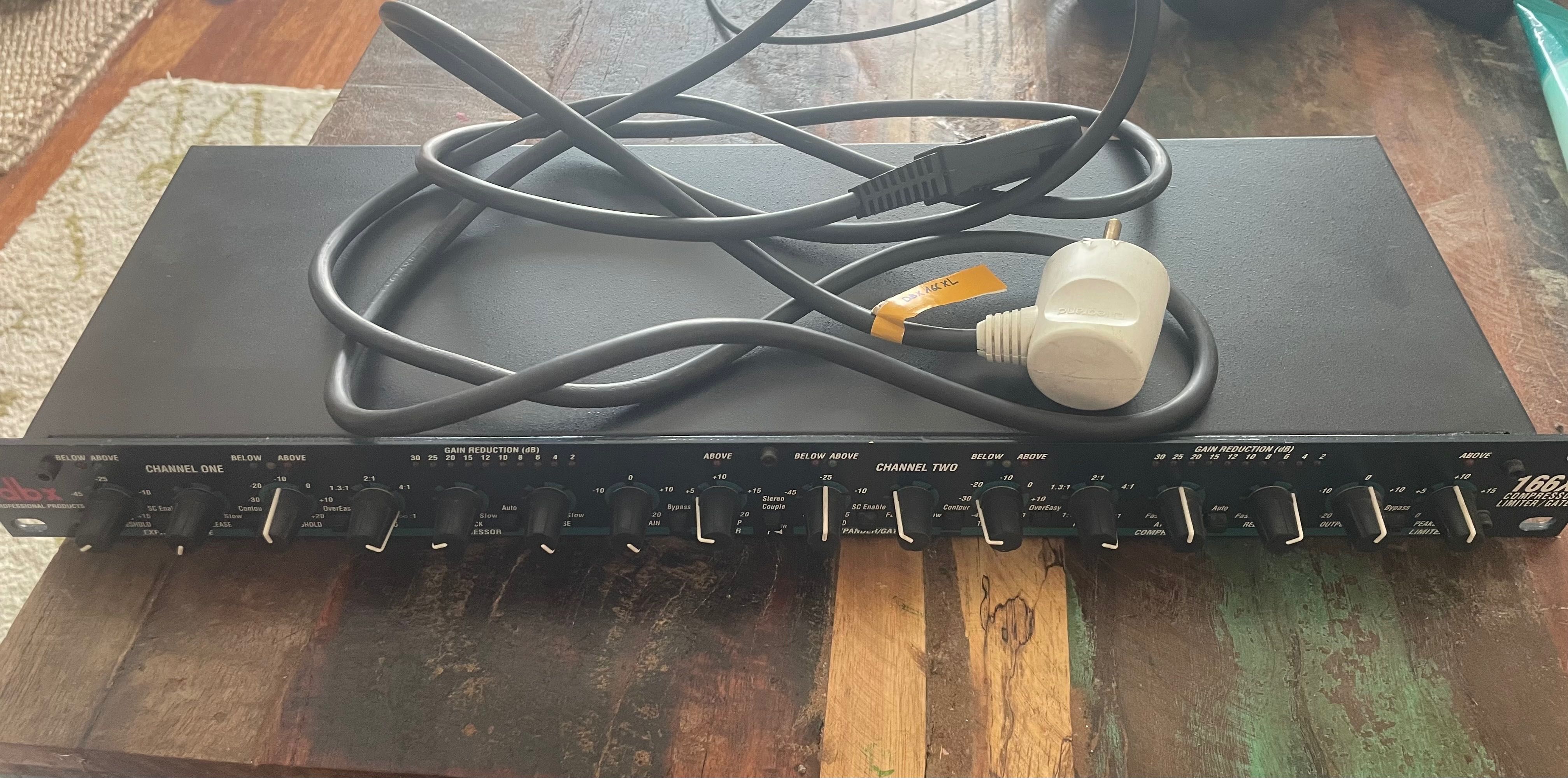Compressor/limiter/gate dbx 166XL