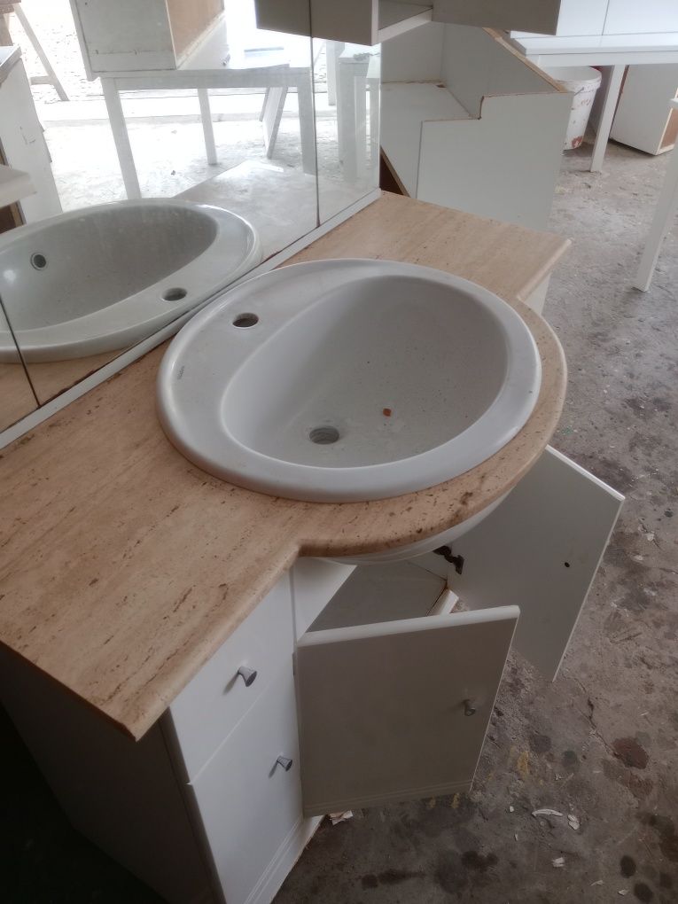 Móvel casa de banho com espelho