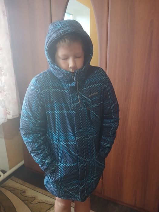 Зимова фірмова куртка.