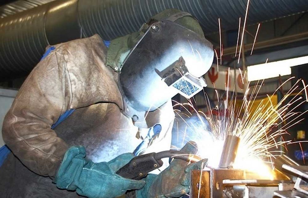 Услуги сварщика, сварочные работы, сварка полуавтоматом.