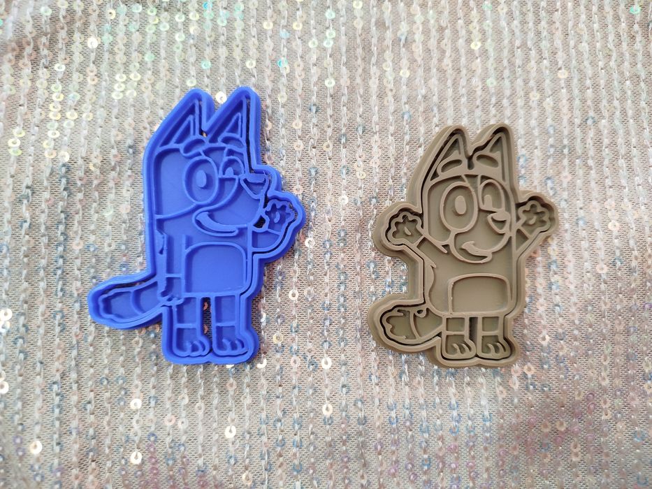 2 cortadores de bolacha/biscoitos Bluey e Bingo