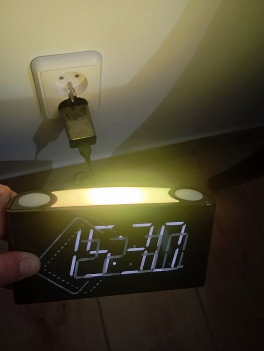 Zegar budzik lampa