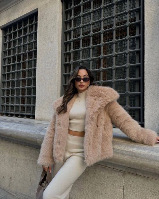 Жіноча шуба лоліта зимна тепла пухнаста хутро
