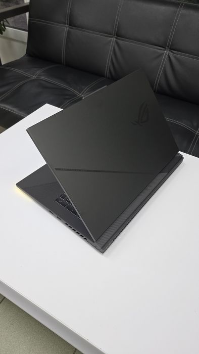Asus rog strix g19 Ryzen 9 rtx 5070