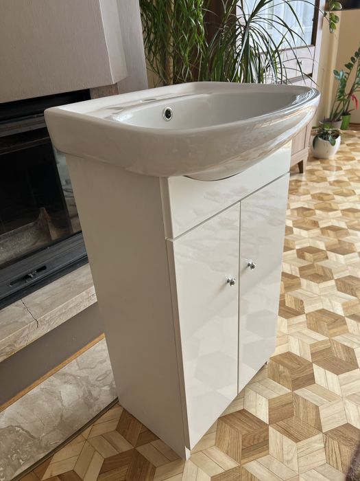 Umywalka z szafką nowa