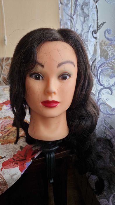 Навчальна голова манекен з прошитим волоссям