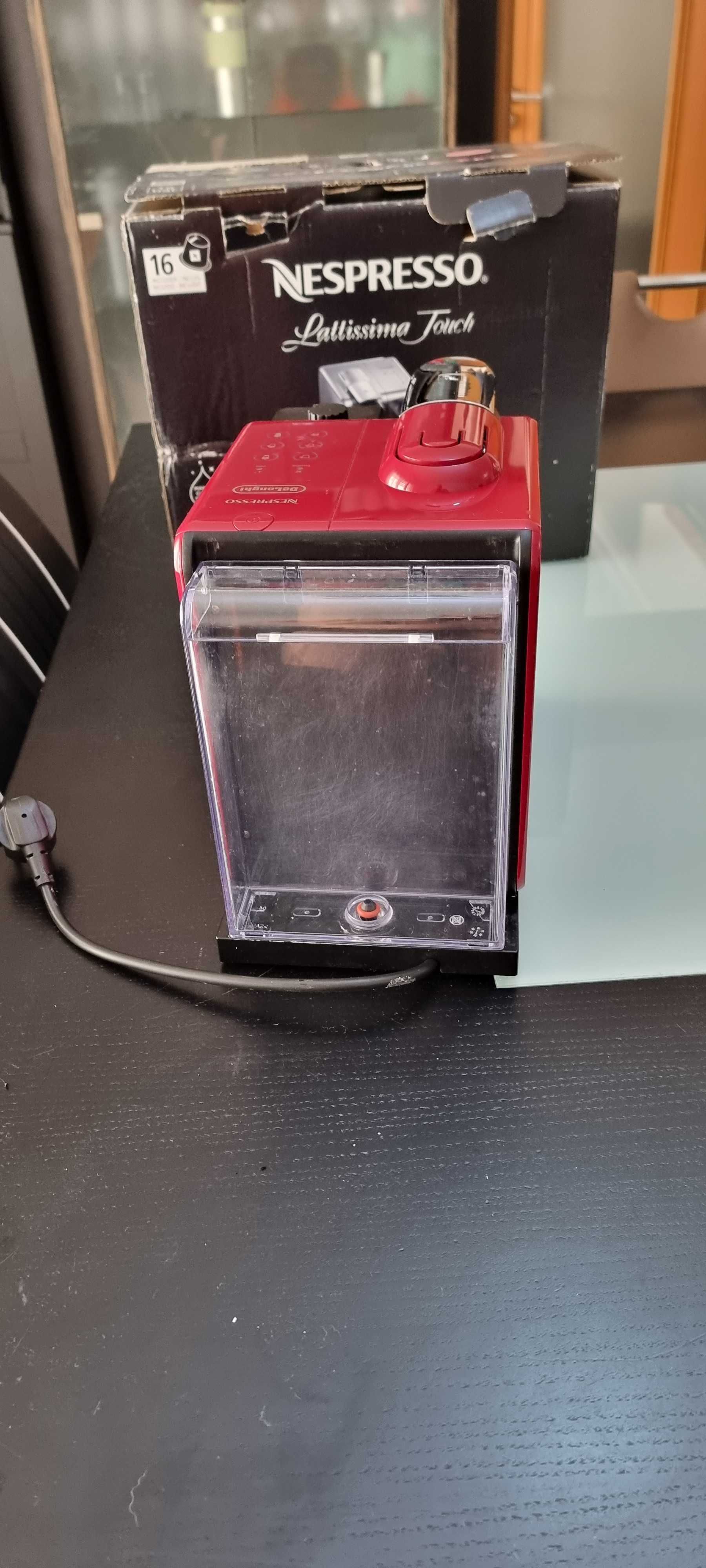 Máquina Nespresso Delonhgi Latíssima Touch Red