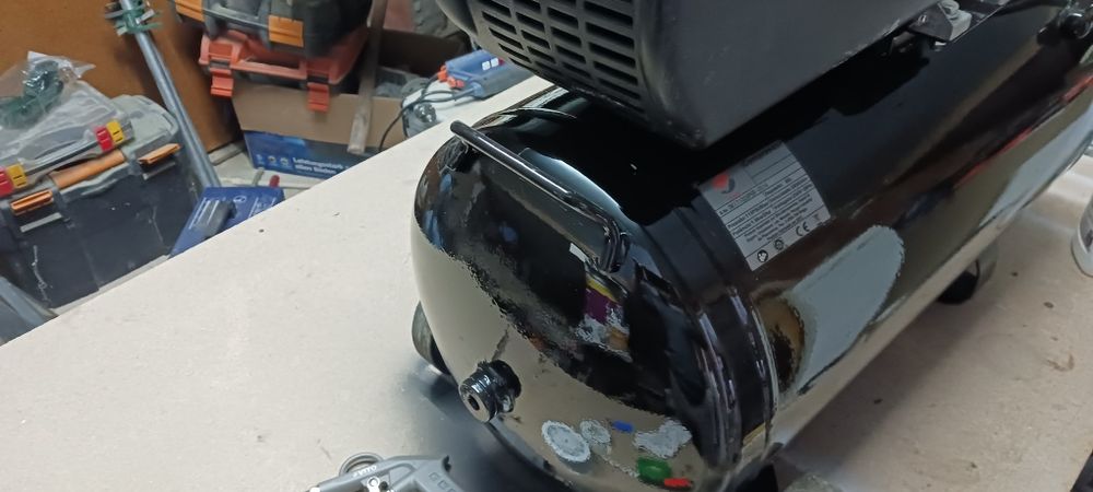 Vendo compressor  novo 50 litros