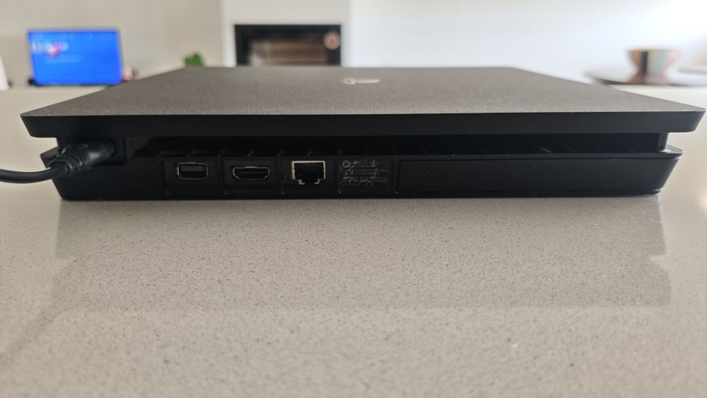 PlayStation 4 desbloqueado, excelente estado