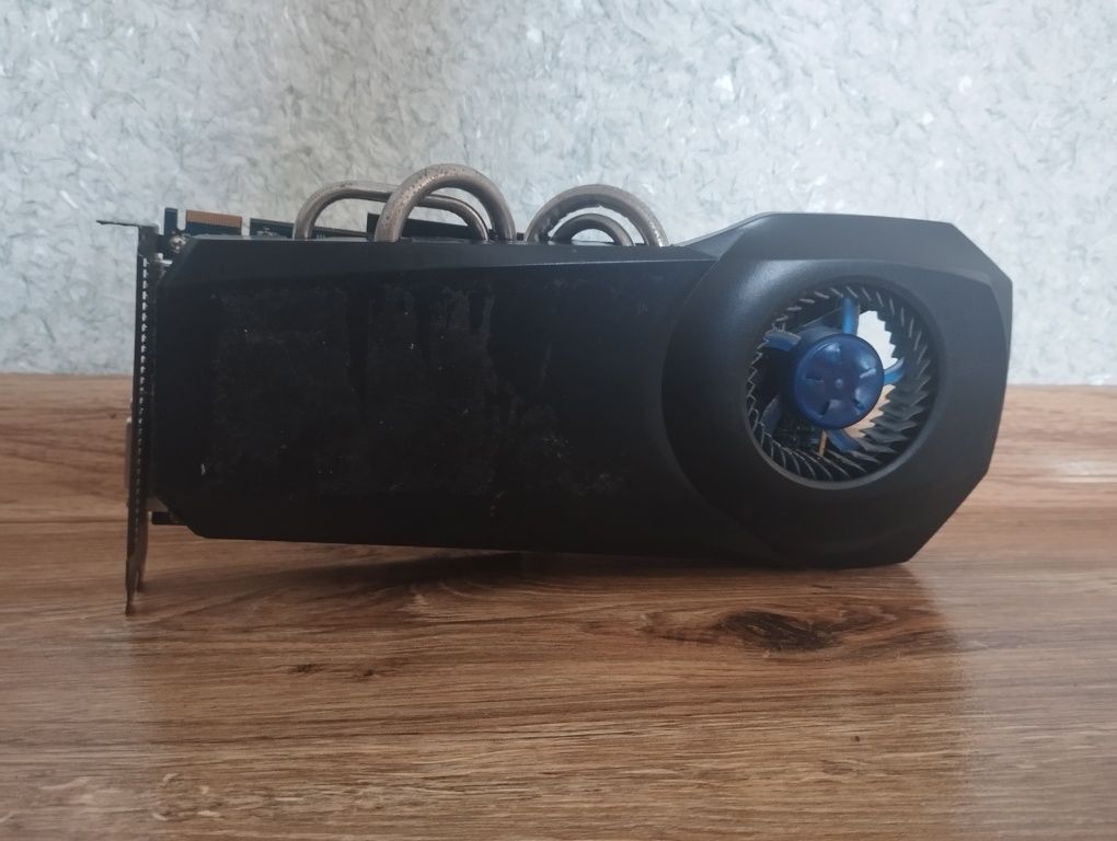 Продам Відеокарту Radeon R9 200 series