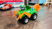 Zestaw Psi Patrol Rocky Dino Rescue z pojazdem