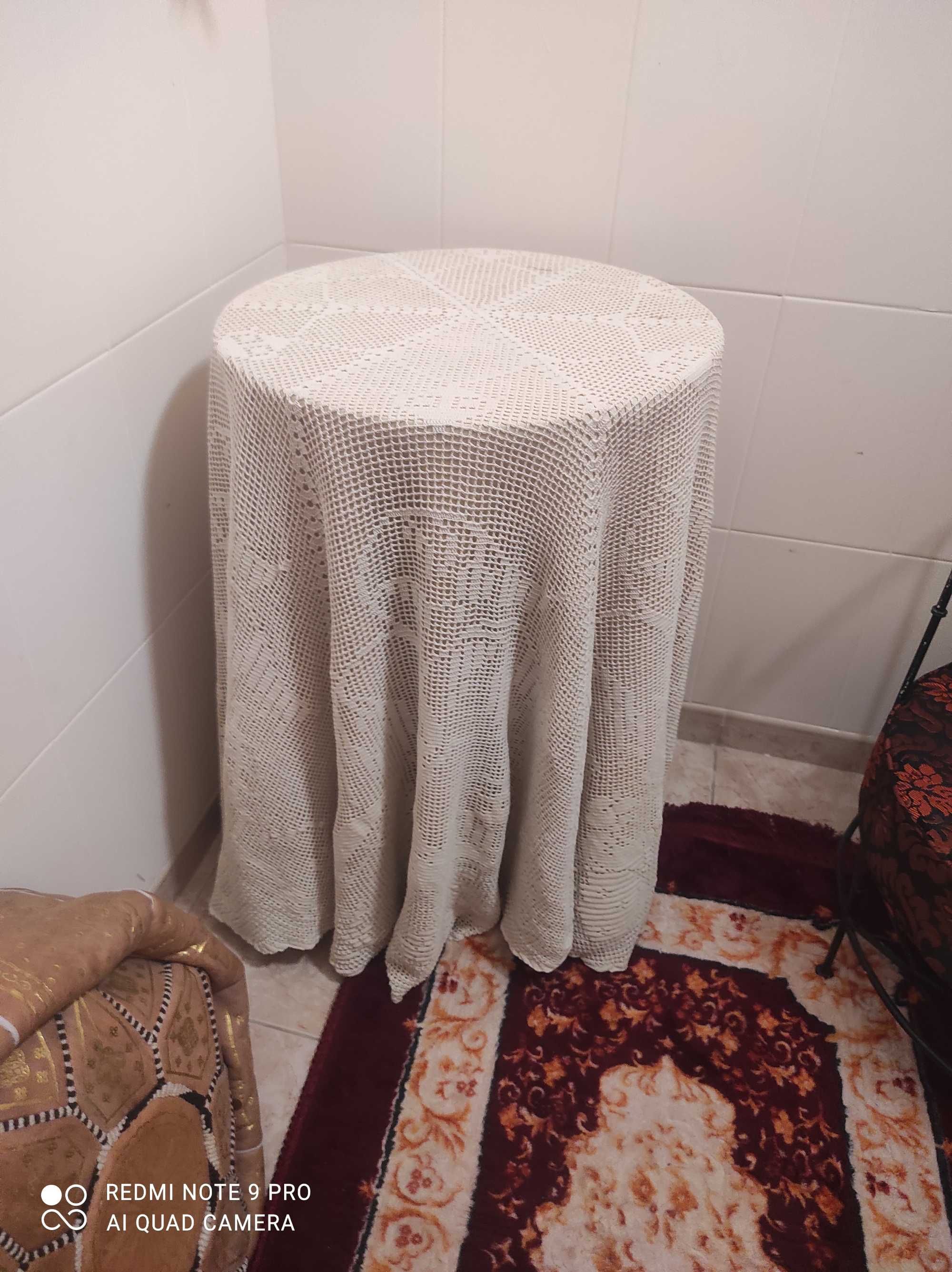 Espelho e mesa decoração e apoio