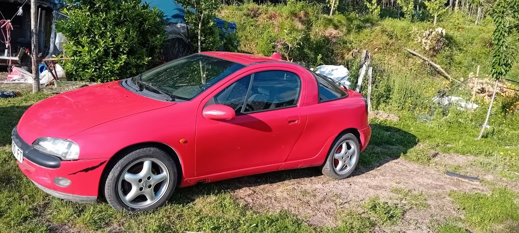 Opel tigra  1.6 .