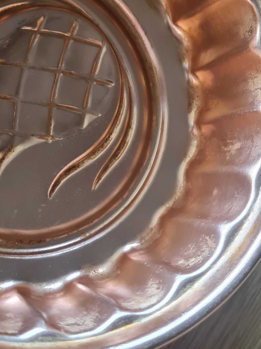 Stara foremka okrągła z ananasem