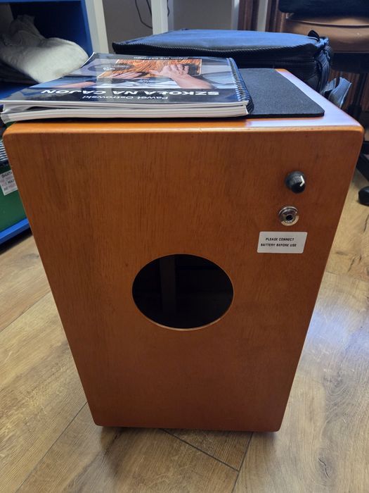 Cajon Meindl Pickup z możliwością podłączenia do wzmacniacza DODATKI