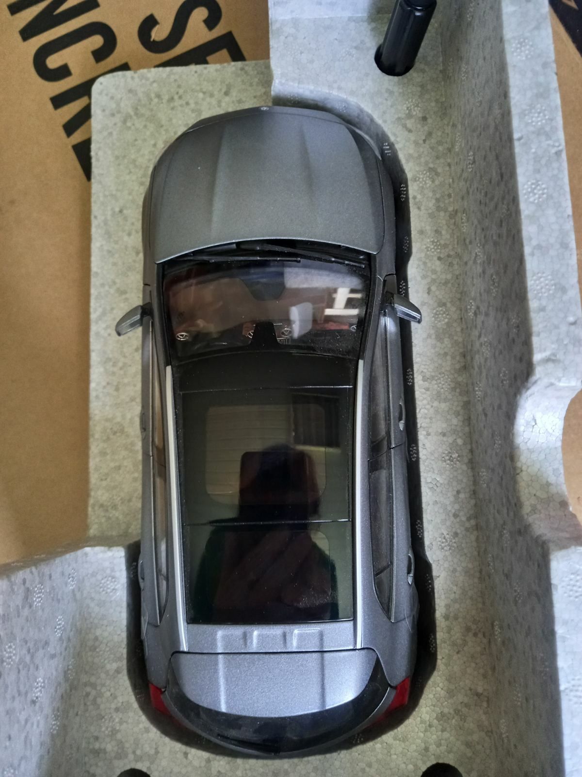 Модель машинка Mercedes GLA 1:18