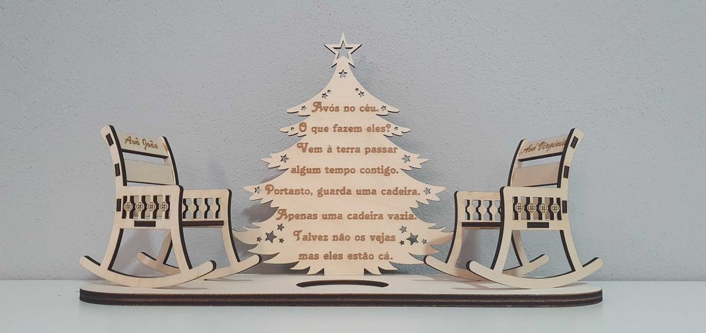 Natal, suporte de vela com àrvore e cadeiras.
