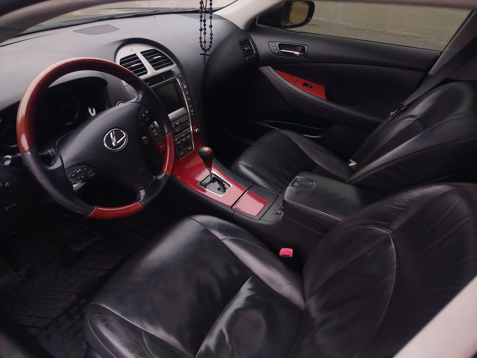 Продам LEXUS ES350
