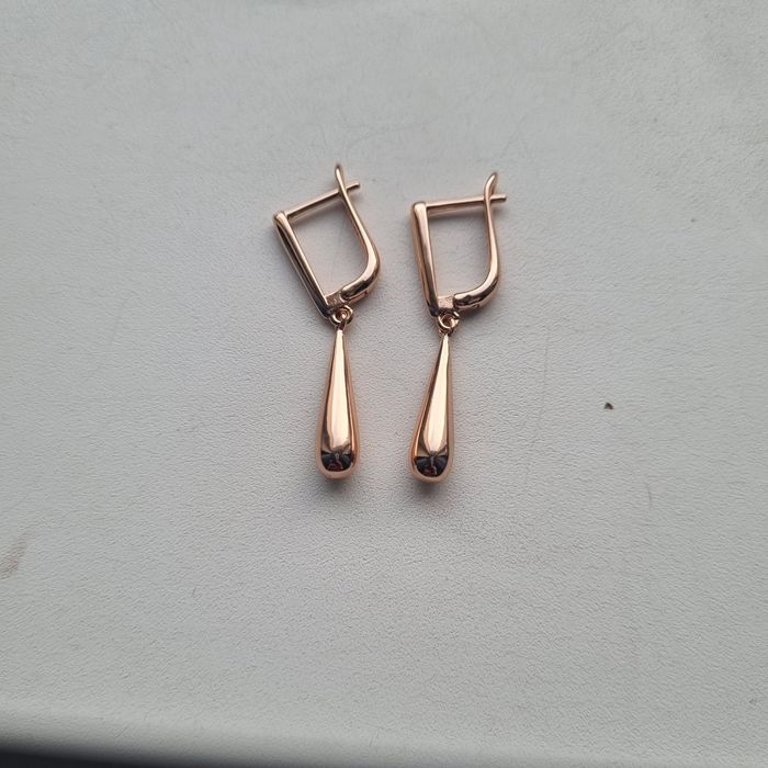 Złote kolczyki z próba 585 rg