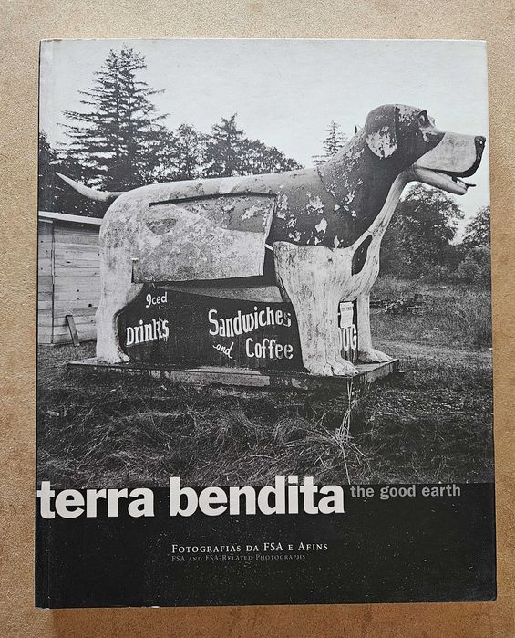 Terra Bendita The Good Earth (livro de fotografia)