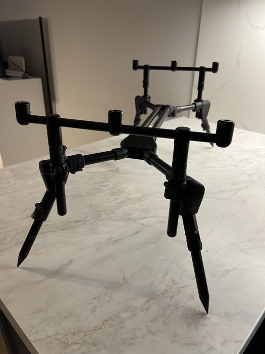 Rod pod Avid Carp Lok Down Compact Pod