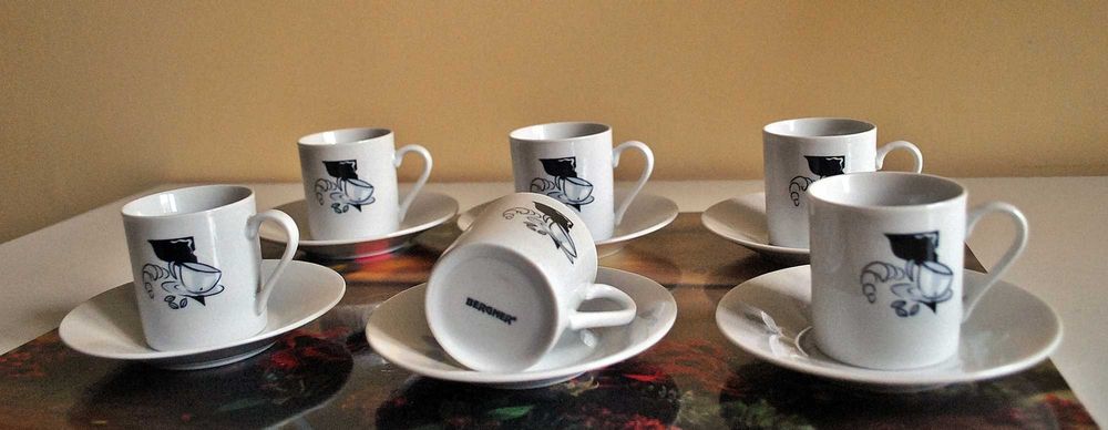 Filiżanki ceramiczne z talerzykiem – 6 szt.