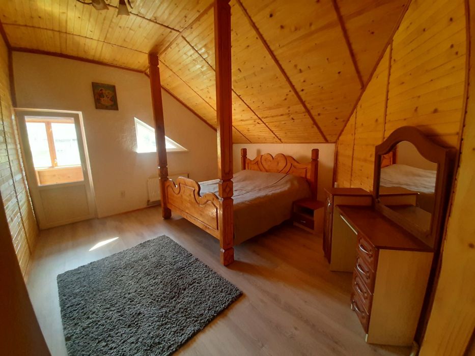 Здається великий будинок на Різдвяні Свята