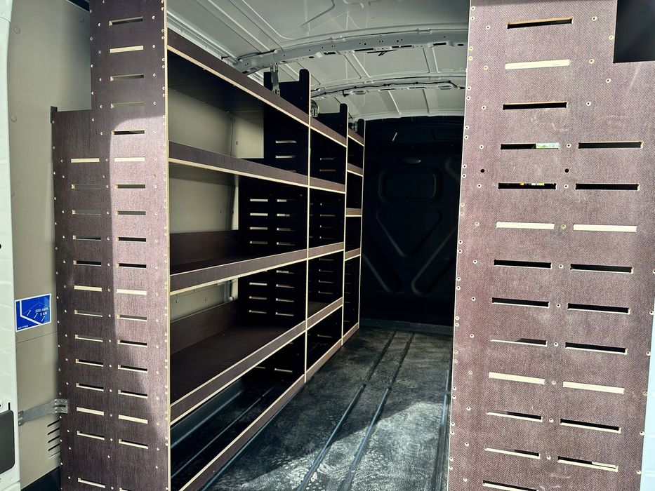 Regały do Iveco Daily XL+ zabudowa z sklejki laminowanej 1,2M