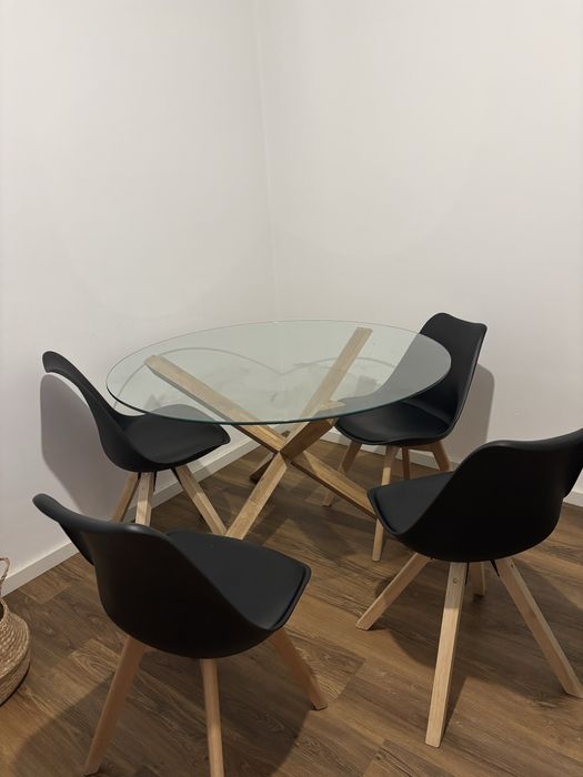 Mesa redonda vidro com cadeiras