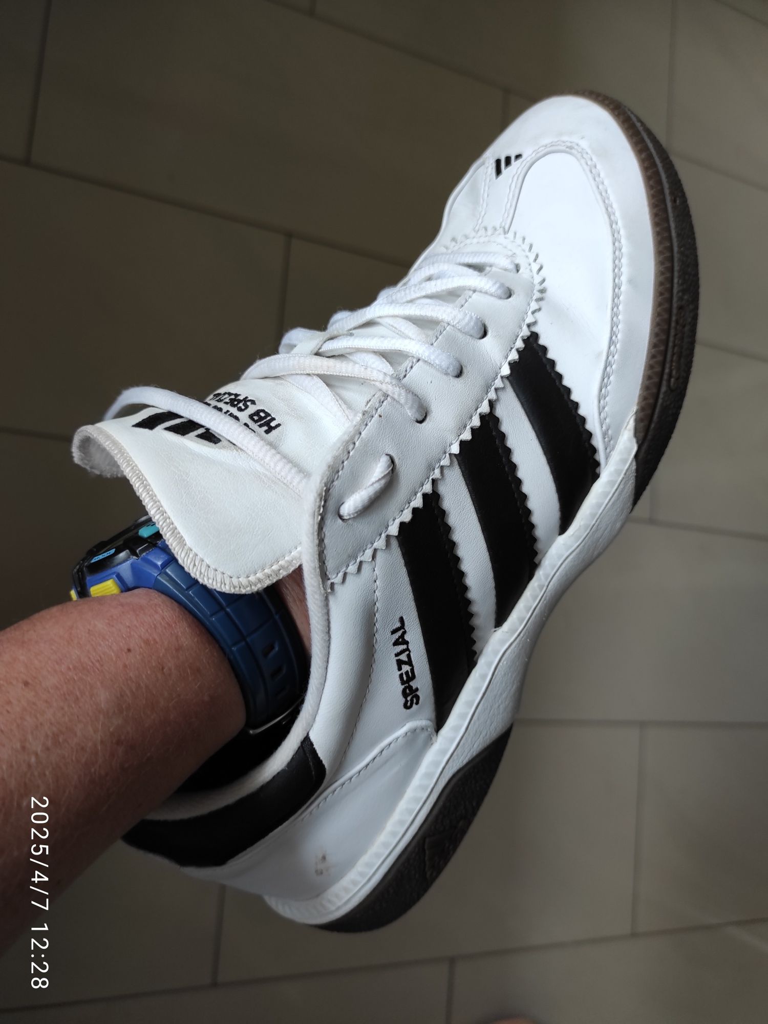 Buty Adidas Spezial HB 42