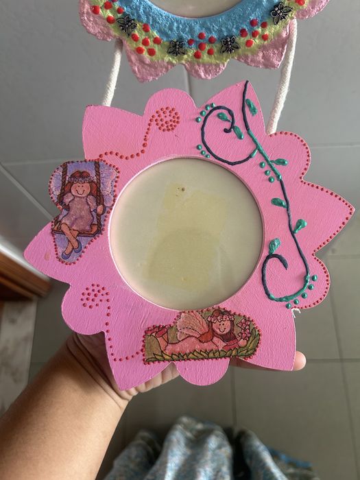Moldura com imagens em forma de flor
